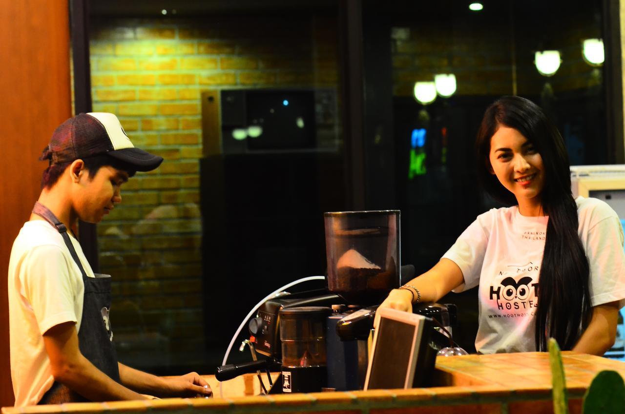 เดอะ เนบอร์ ฮูต โฮสเทล แอนด์ คาเฟ่ กรุงเทพมหานคร ภายนอก รูปภาพ