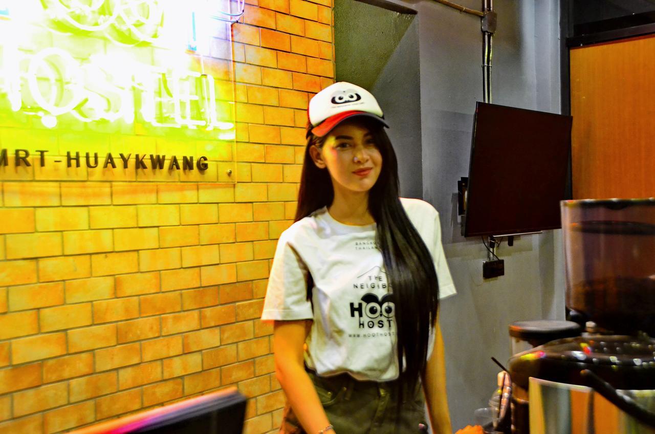 เดอะ เนบอร์ ฮูต โฮสเทล แอนด์ คาเฟ่ กรุงเทพมหานคร ภายนอก รูปภาพ