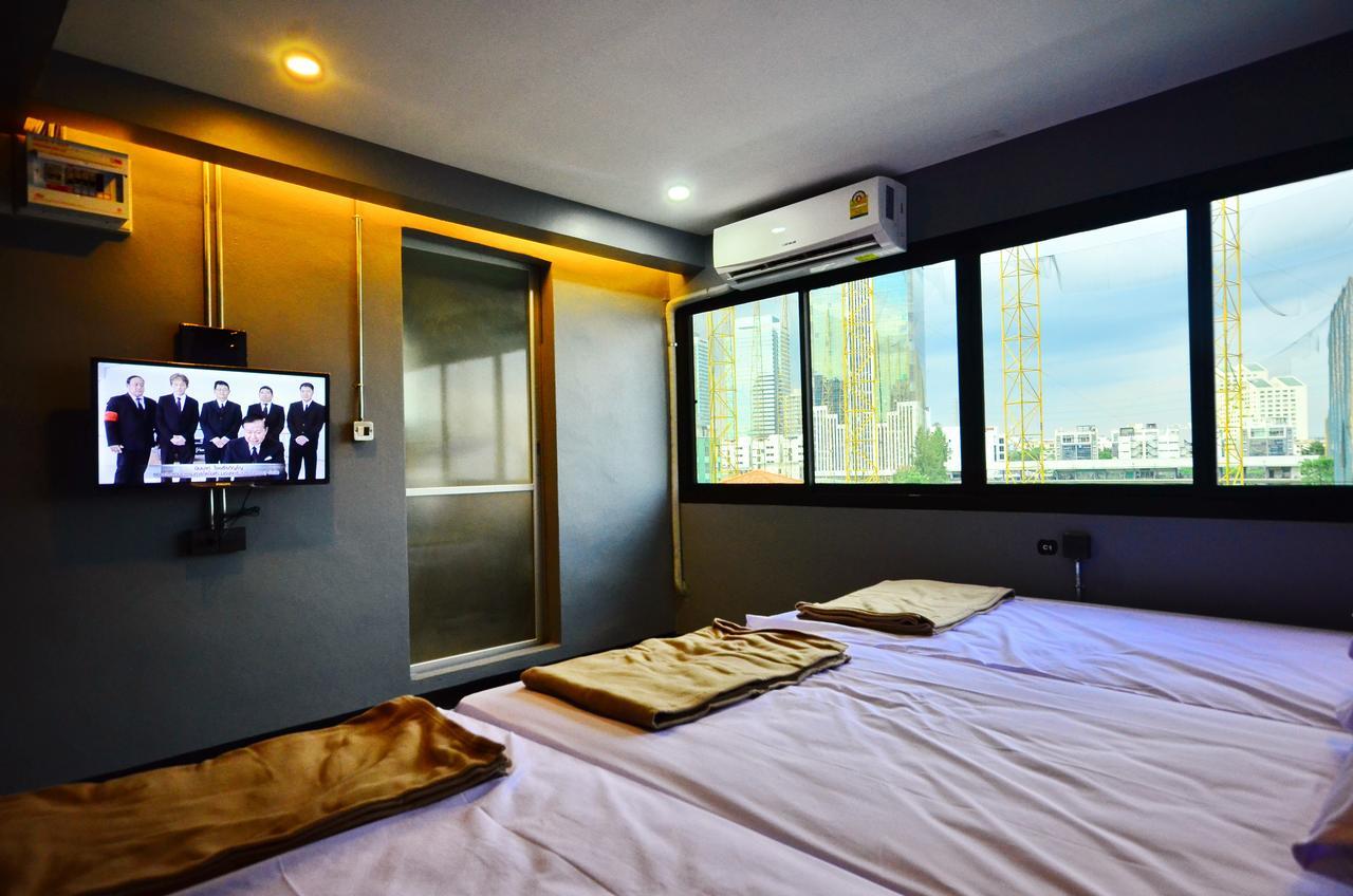 เดอะ เนบอร์ ฮูต โฮสเทล แอนด์ คาเฟ่ กรุงเทพมหานคร ภายนอก รูปภาพ